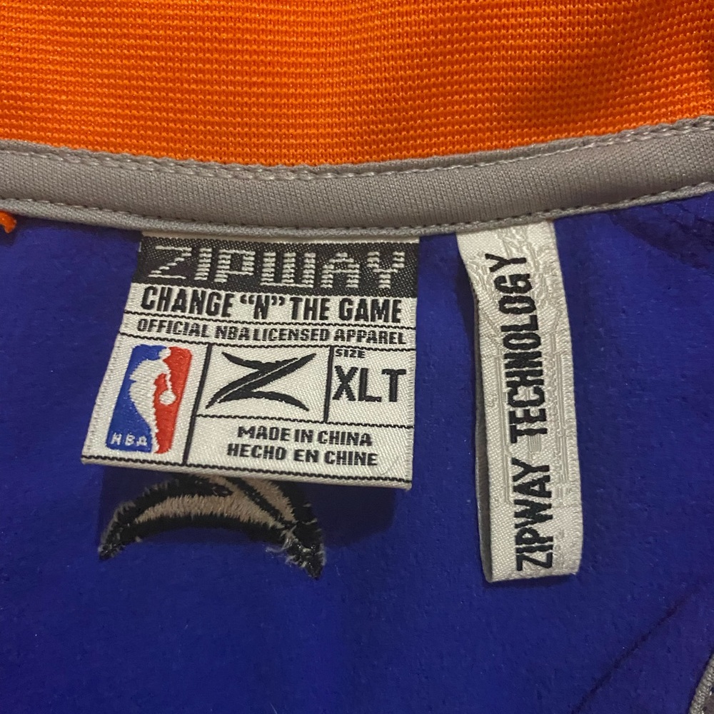 Knicks Zipway warm up jacket. NWOT. Size XLT - Picture 4 of 8